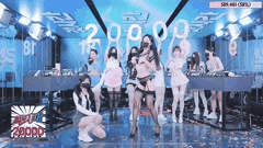 韩国女团PK赛_黑丝长腿热舞引爆全场_1