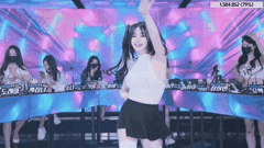 韩国女团PK热舞秀_黑丝长腿引爆舞台_22