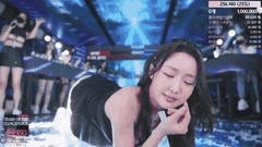 韩国女团PK热舞合集_黑丝长腿与脱衣表演精彩呈现_2