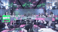 韩国女团PK黑丝长腿脱衣热舞精彩合集_40