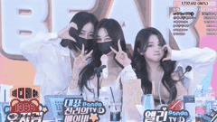 韩国女团PK热舞合集_黑丝长腿与脱衣激情表演_1