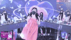 韩国女团PK热舞秀_黑丝长腿与脱衣激情合集_1