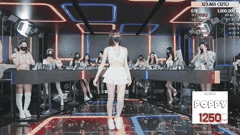 韩国女团PK热舞合集_黑丝长腿脱衣劲爆表演_2