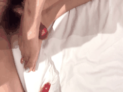 精致指甲下的诱惑颜射_视觉冲击太赞