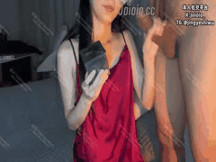 哥哥浓稠精液吐司：射满舌头和面包投喂我吃