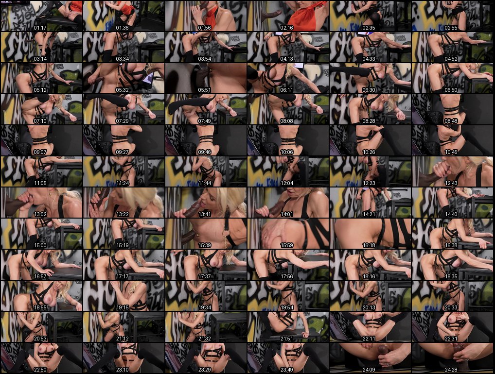 欧美熟女母畜沉迷黑人大屌 Glory Hole 狂野鸟洞