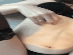 极品少妇黑丝诱惑：下班回家换性感套装调戏老公，刺激对白直呼高潮