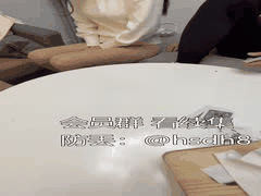 绿帽夫妻淫妻聚会炸金花群P：黑丝高潮多人轮操，两女共侍一夫喷水狂欢