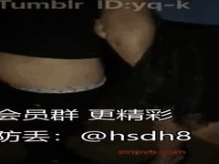 深夜野外绿帽狂欢：两单男轮番掀裙暴力后入骚妻，老公指挥双内射高潮喷水