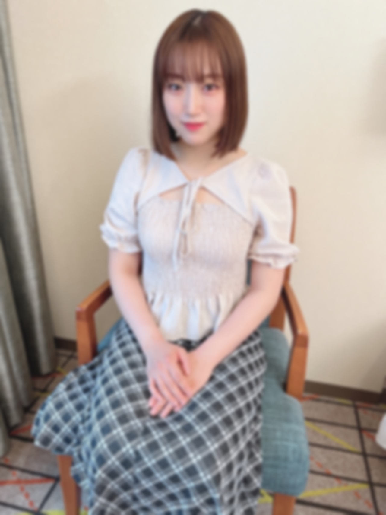 FC2-4312471「わたし実は処，女なんです··」男性経験0人の美女がここに処，女を捧げます。ど-cd2