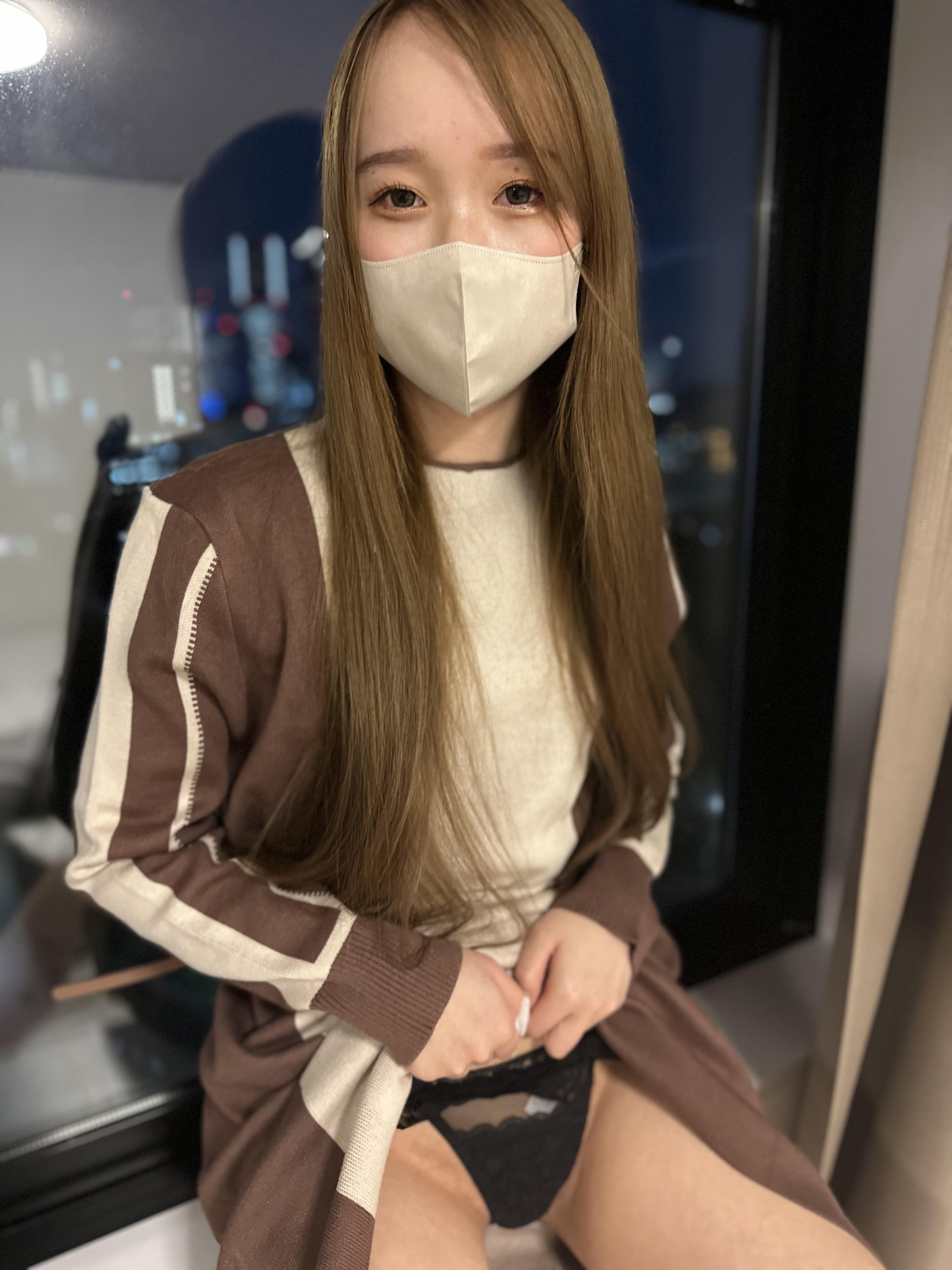 FC2-4411764【処#女】初撮り♡マスク剥ぎとりシレっと中出し♡『中には出さないからっ』は言葉だけ♡め