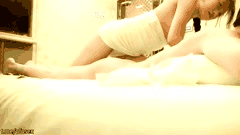 会所【害羞的眼镜妹】再次来到会所，叫了一个眼镜妹，没想到脱掉衣服是个巨乳。见到男主是帅哥，喜笑颜开，慢慢脱掉衣服。巨乳漫游发出淫荡叫床1