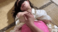 捆绑调教 舔脚 道具 捆绑 自慰 【致敬AV名场面】调教一个小骚妹先捆绑把大奶子勒出来崛起屁股狂打，再用脚摩擦妹子小骚货手指狂插骚穴，淫水流的一手，道具塞进小骚逼在把内裤穿上强制高潮超级反差强推。希望各位老板从中学习