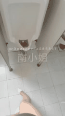 南小姐推特露出合集1厕所吃厕纸与垃圾桶避孕套挑战_2
